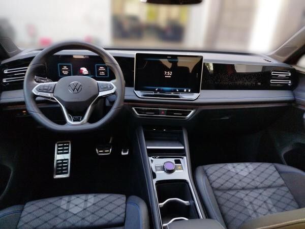 Volkswagen Tiguan 2.0 TDI DSG 4Motion R-Line Navi IQ.Light DAB+ FrontAssist
