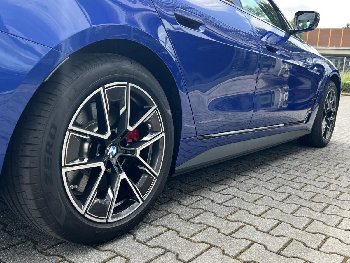 BMW i4 xDrive40 M Sport PRO //HeadUp H&K FACELIFT