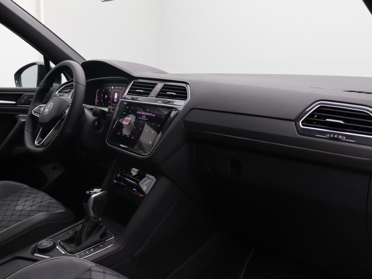 Volkswagen Tiguan Allspace R-Line 2.0TDI 4M DSG / Pano, AHK