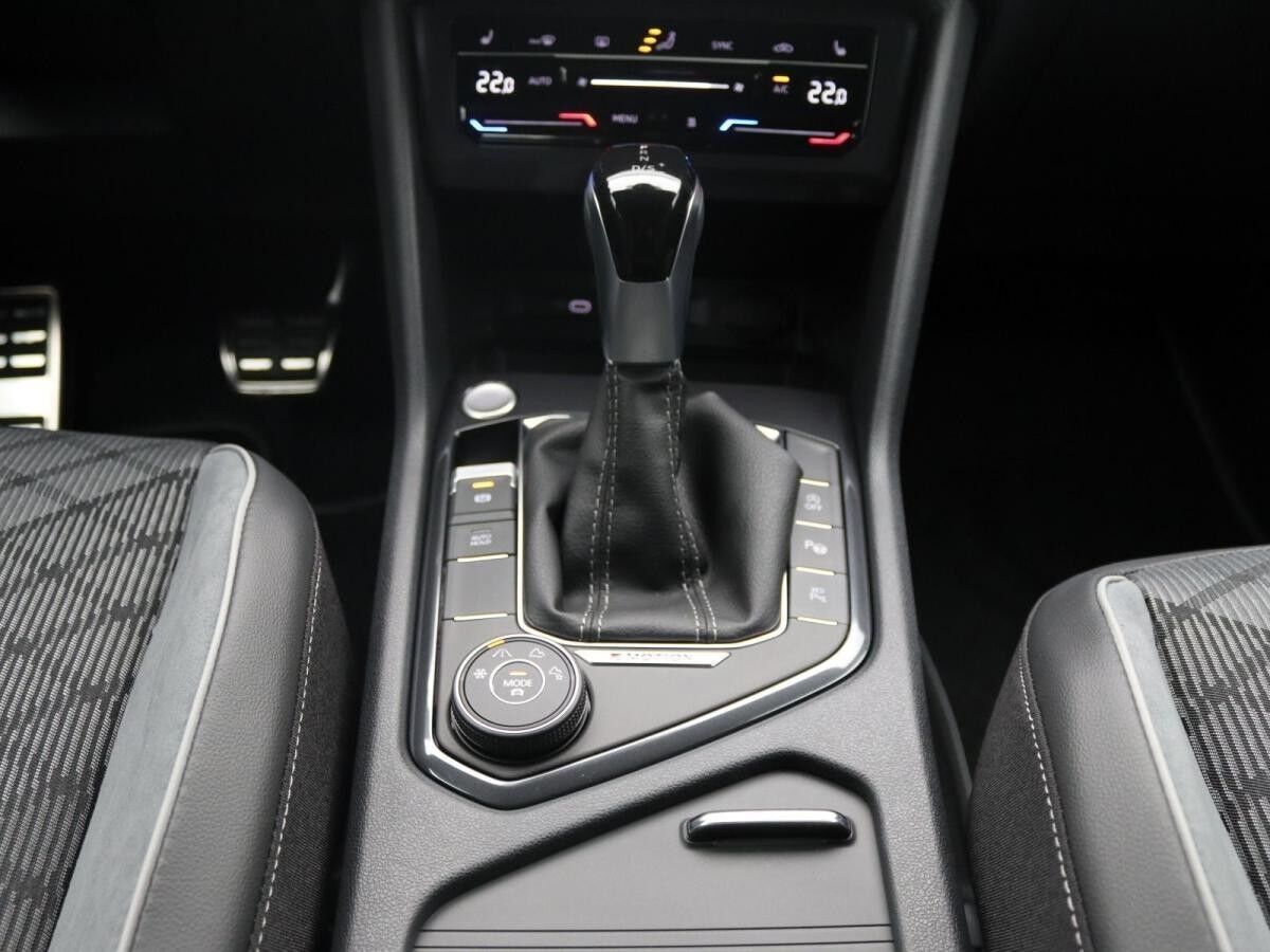 Volkswagen Tiguan Allspace R-Line 2.0TDI 4M DSG / Pano, AHK