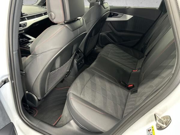 Audi A4 Avant 40 TFSI q. S line *Matrix*AHK*Pano*HuD*