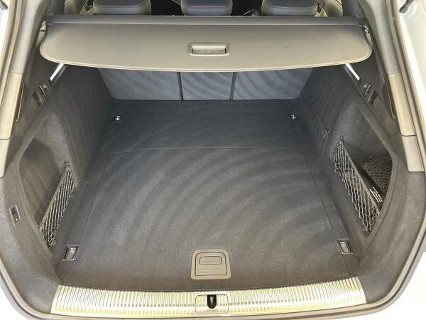 Audi A4 Avant 40 TFSI q. S line *Matrix*AHK*Pano*HuD*