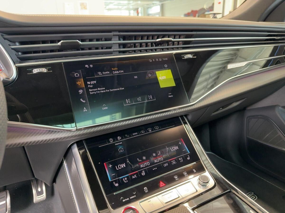 Audi RS Q8 performance Head-Up Standh. Pano Laser B&O AHK Audi RS Q8 performance Head-Up Standh. Pano Laser B&O AHK