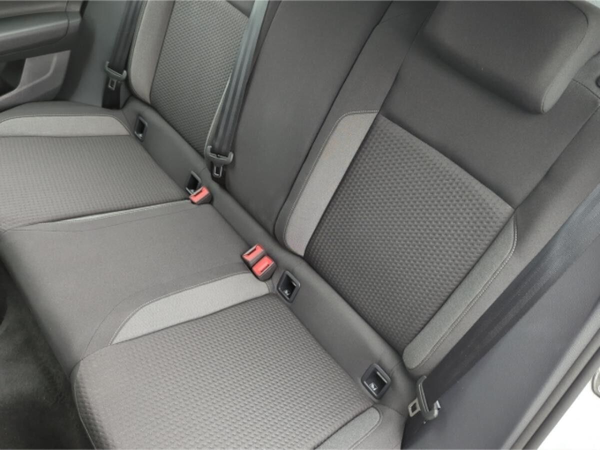 Volkswagen Taigo 1.0 TSI 5-Gang SHZ,PDC,DAB+,LED