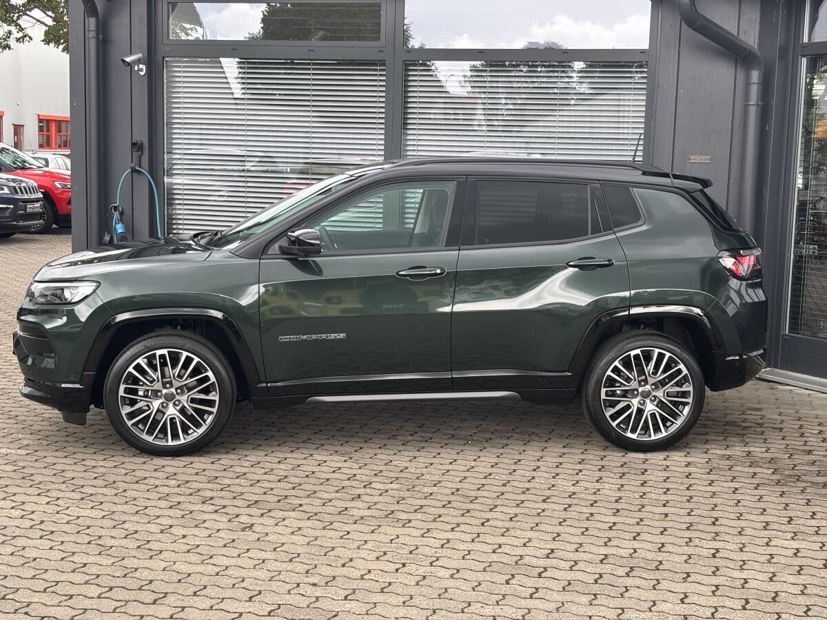 Jeep Compass 1.5 E-Hybrid Summit Automatik *LEDER*LED*SHZ*PDC*ACC*360Grad*19Zoll*SOFORT*