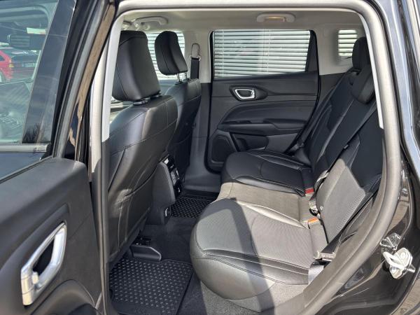 Jeep Compass 1.5 E-Hybrid Summit Automatik *LEDER*LED*SHZ*PDC*ACC*360Grad*19Zoll*SOFORT*