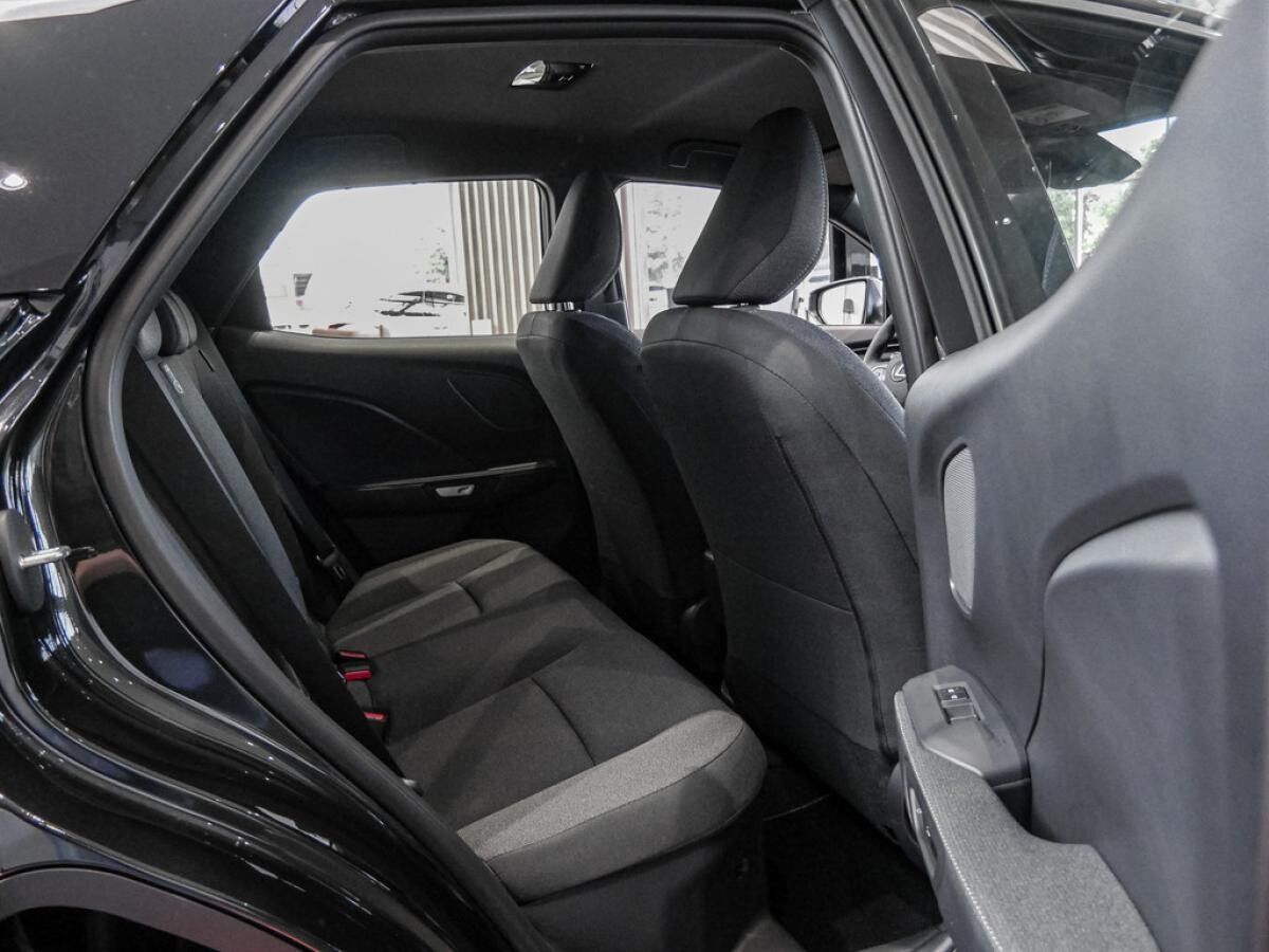 Lexus LBX Basis  Komfortpaket