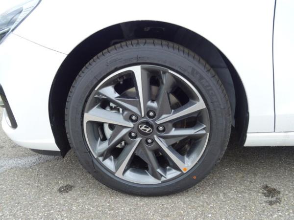 Hyundai i30 5-Türer T-GDI Advantage Navi, Sitzhzg uvm. Klima