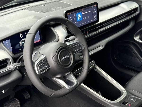 Jeep Avenger 1.2 Summit Mild-Hybrid 18" JBL E-Heckklappe.