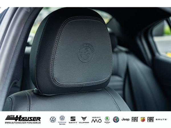 Alfa Romeo Giulia Quadrifoglio 2.9 V6 Bi-Turbo SOFORT AKRAPOVIC HARMAN-KARDON BREMBO MEMORY