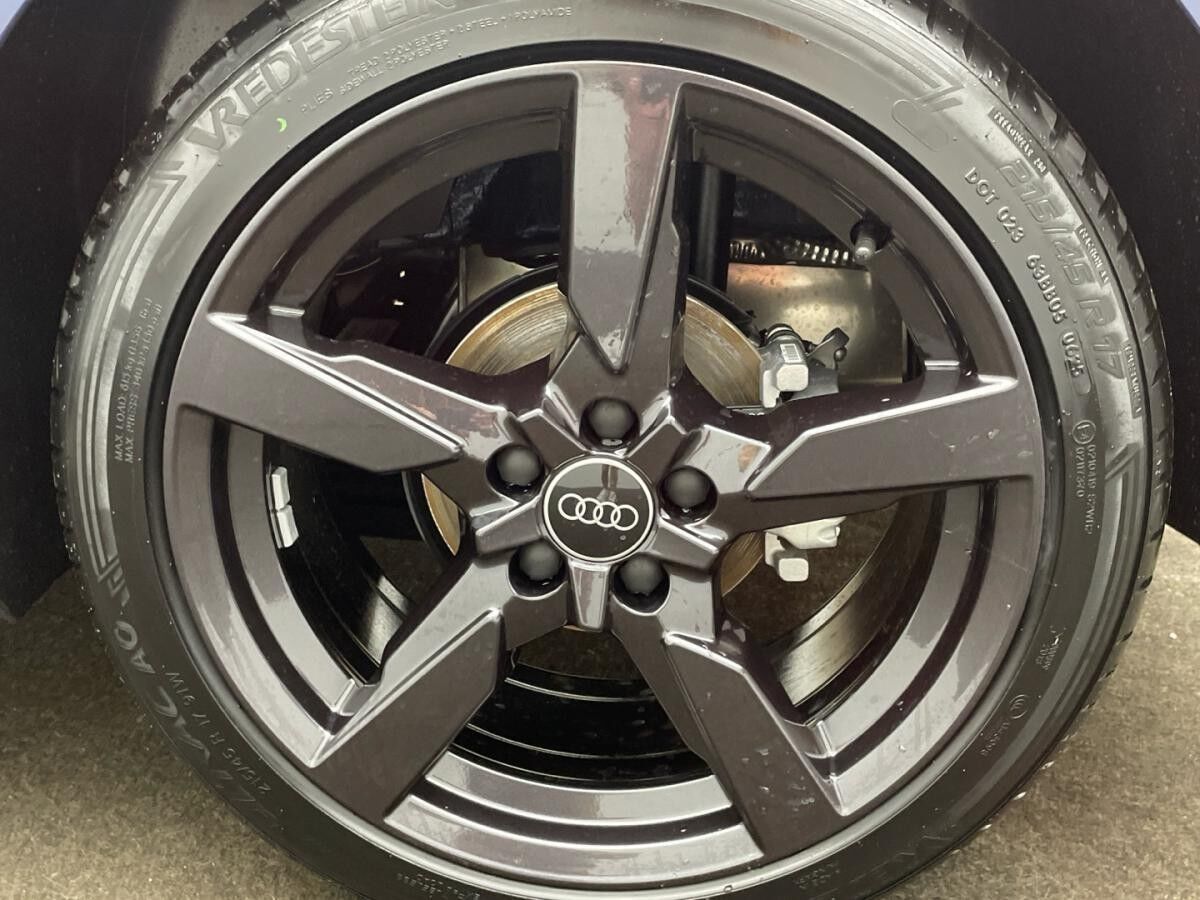 Audi A1 Sportback S line 30 TFSI Optik-Paket Navi LED