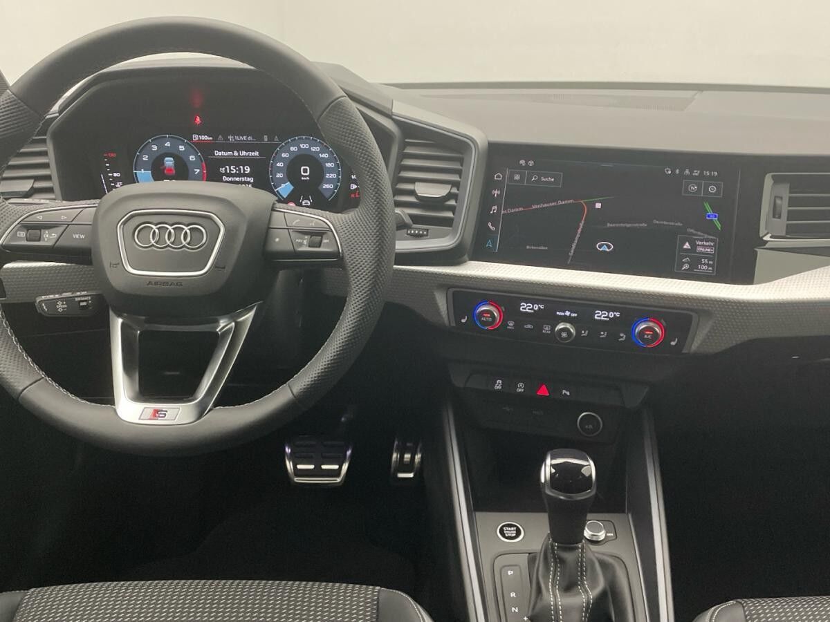 Audi A1 Sportback S line 30 TFSI Optik-Paket Navi LED