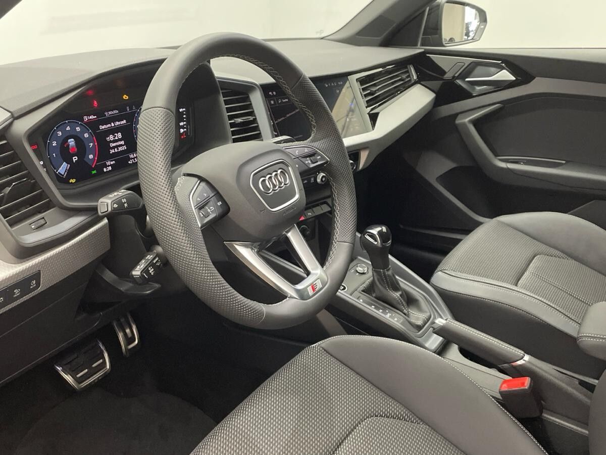 Audi A1 Sportback S line 30 TFSI Optik-Paket Navi LED