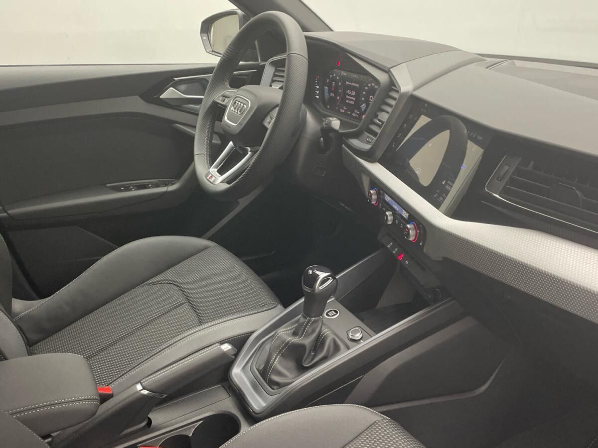 Audi A1 Sportback S line 30 TFSI Optik-Paket Navi LED