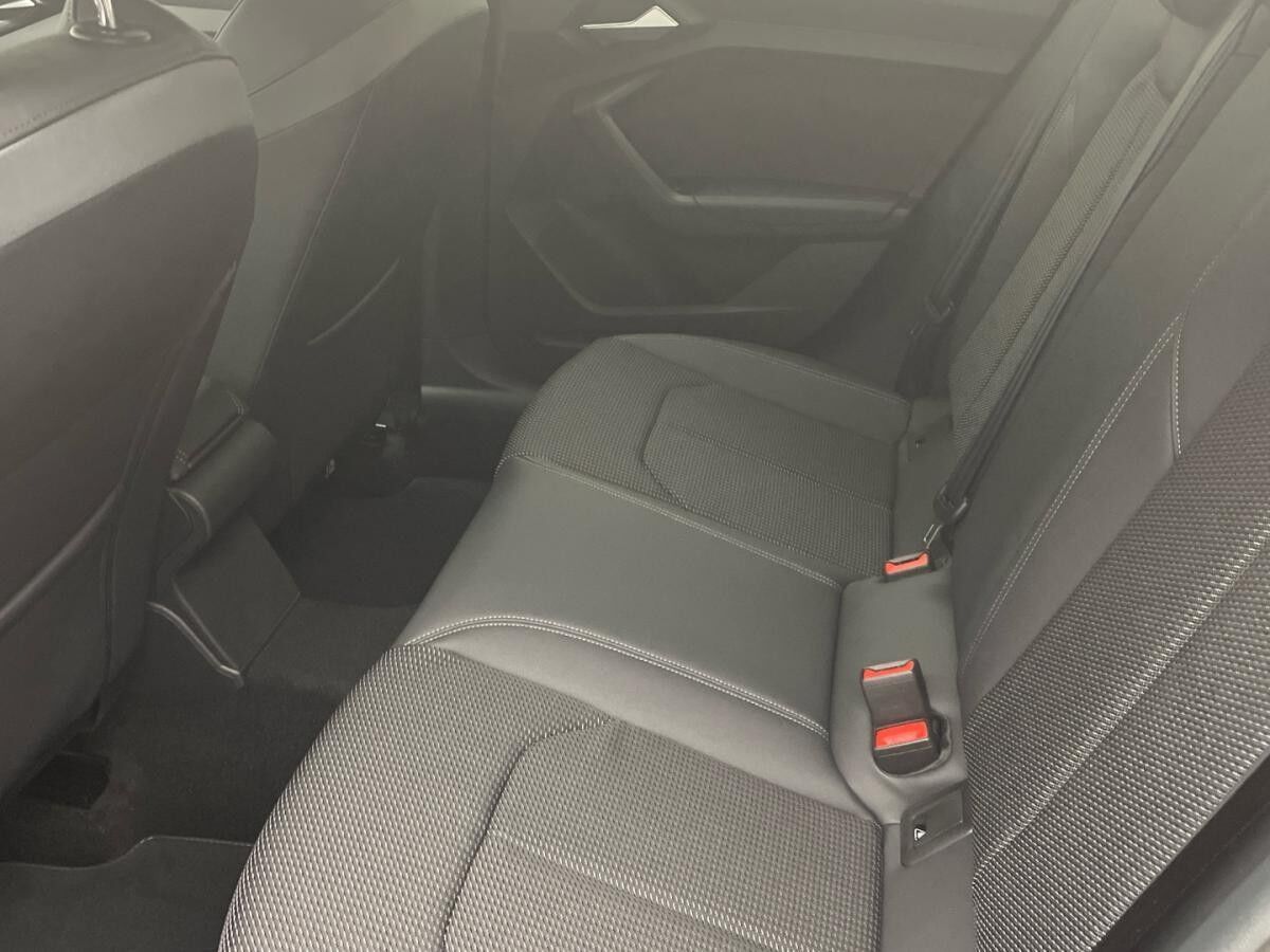 Audi A1 Sportback S line 30 TFSI Optik-Paket Navi LED