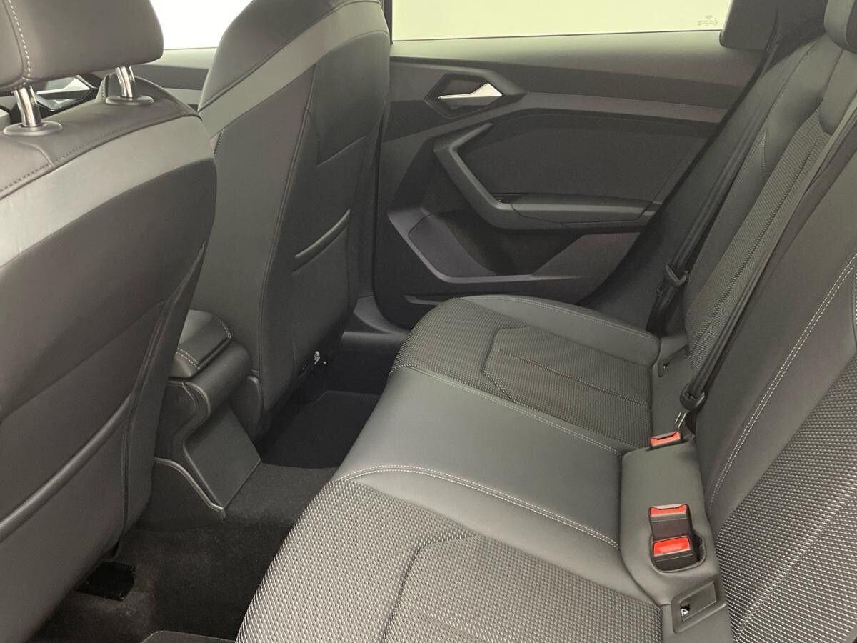 Audi A1 Sportback S line 30 TFSI Optik-Paket Navi LED