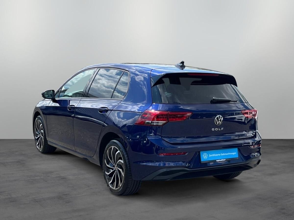 Volkswagen Golf VIII Life 1.5eTSI DSG / Navi, LED, RFK, ACC