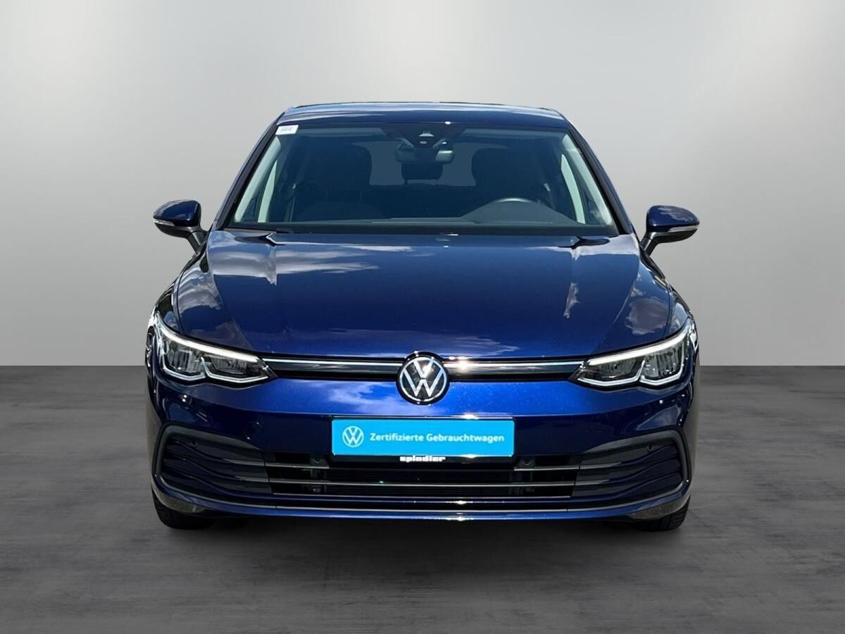 Volkswagen Golf VIII Life 1.5eTSI DSG / Navi, LED, RFK, ACC