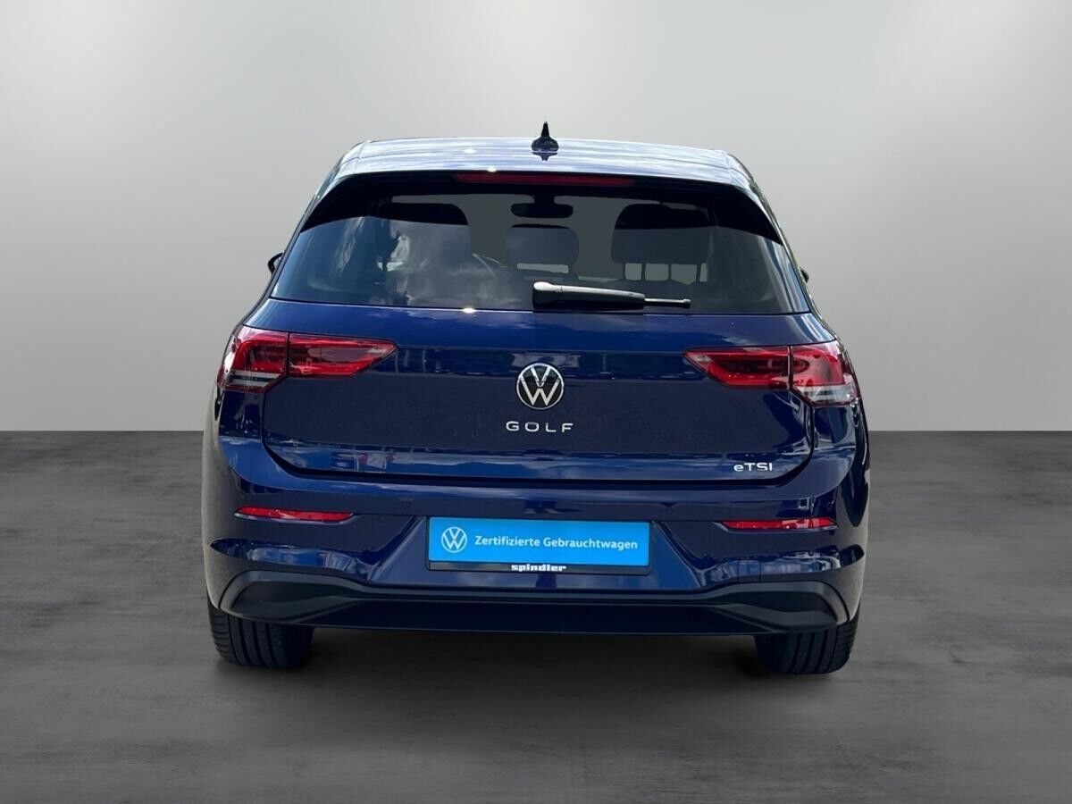 Volkswagen Golf VIII Life 1.5eTSI DSG / Navi, LED, RFK, ACC