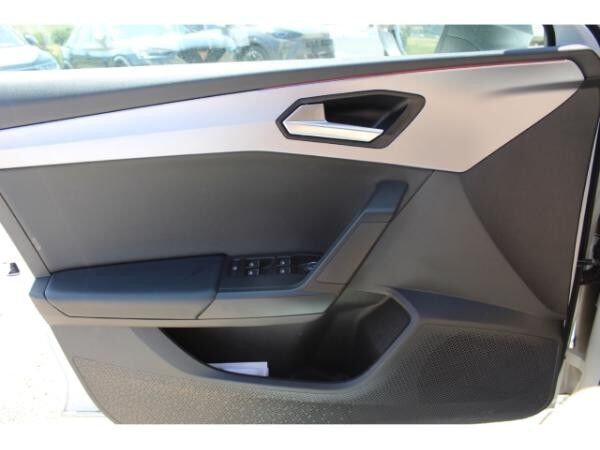 Seat Leon Sportstourer 1.5 TSI DSG FR NAVI LED KAMERA SHZ GRA DAB 17