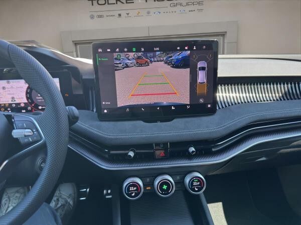 Skoda Superb SOFORT VERFÜGBAR! Combi Sportline iV Navi Panodach DCC eSitz