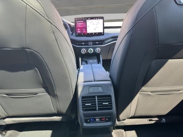 Skoda Superb SOFORT VERFÜGBAR! Combi Sportline iV Navi Panodach DCC eSitz