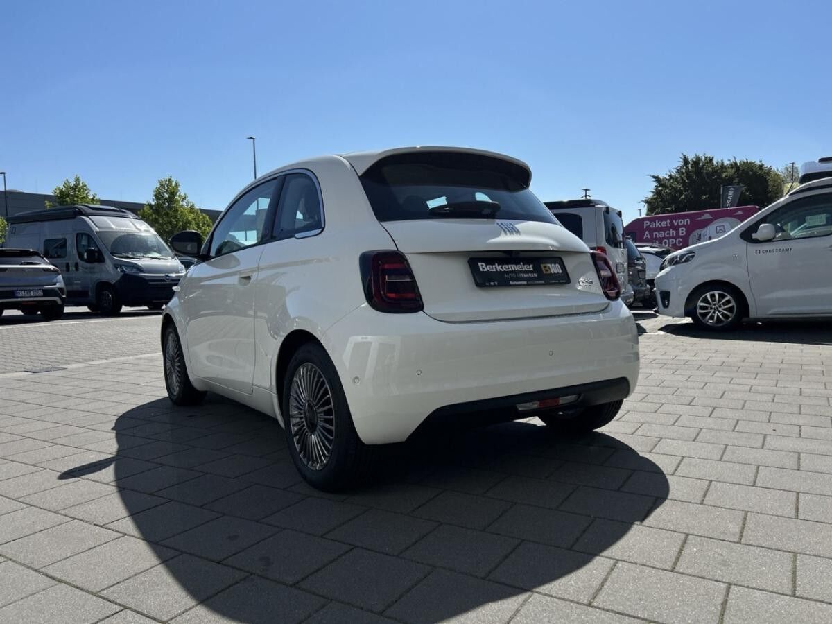 Fiat 500e 3+1 RED 🌟 Extra Tür/LED / Kamera / Sitzheizung🌟