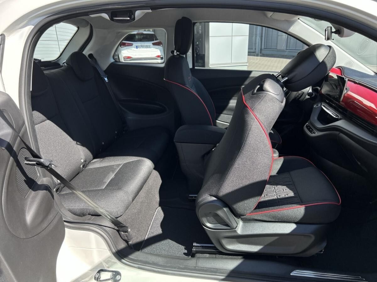 Fiat 500e 3+1 RED 🌟 Extra Tür/LED / Kamera / Sitzheizung🌟