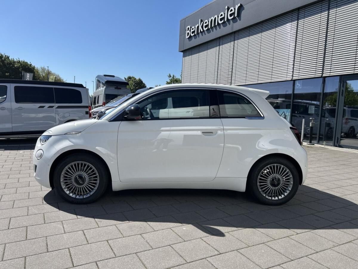 Fiat 500e 3+1 RED 🌟 Extra Tür/LED / Kamera / Sitzheizung🌟