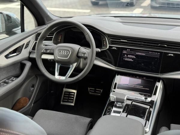 Audi Q7 S line 50 TDI quattro HUP*SOFT*AHK*STHZ*MATRIX*7SITZER*PANO*B&O