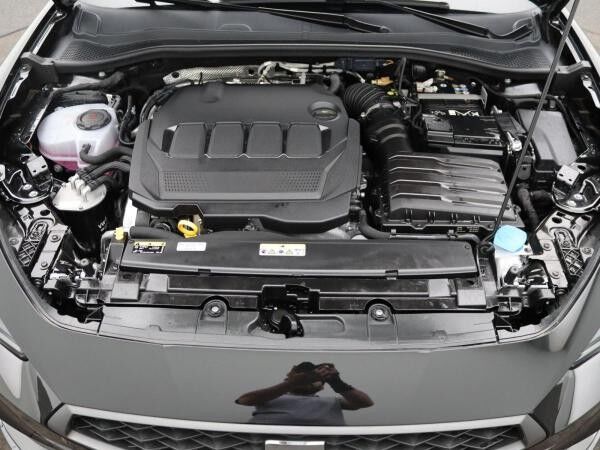 Seat Leon FR 2.0 TDI DSG / LED, ACC, RFK, Navi, SHZ