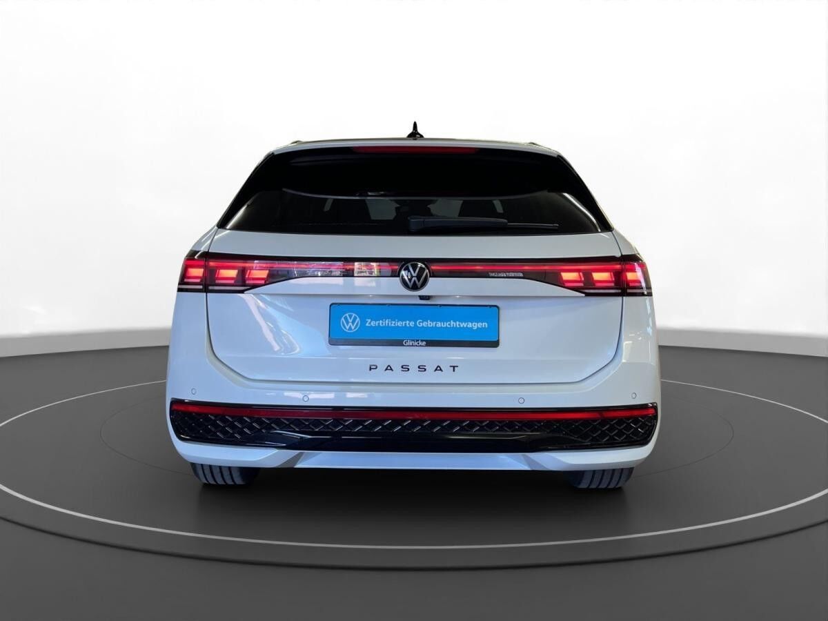 Volkswagen Passat Variant 2.0 TDI R-Line AHK Matrix LM 19" Navi