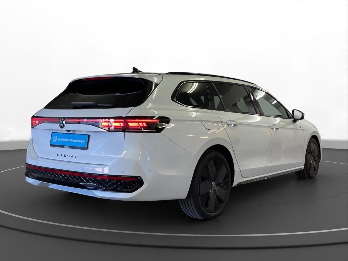 Volkswagen Passat Variant 2.0 TDI R-Line AHK Matrix LM 19" Navi