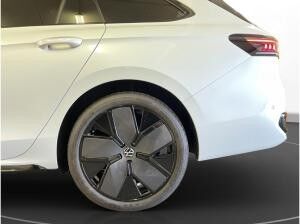 Volkswagen Passat Variant 2.0 TDI R-Line AHK Matrix LM 19" Navi