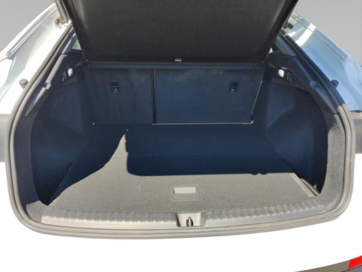 Audi Q4 e-tron e-tron Sportback 45 quattro advanced Matrix