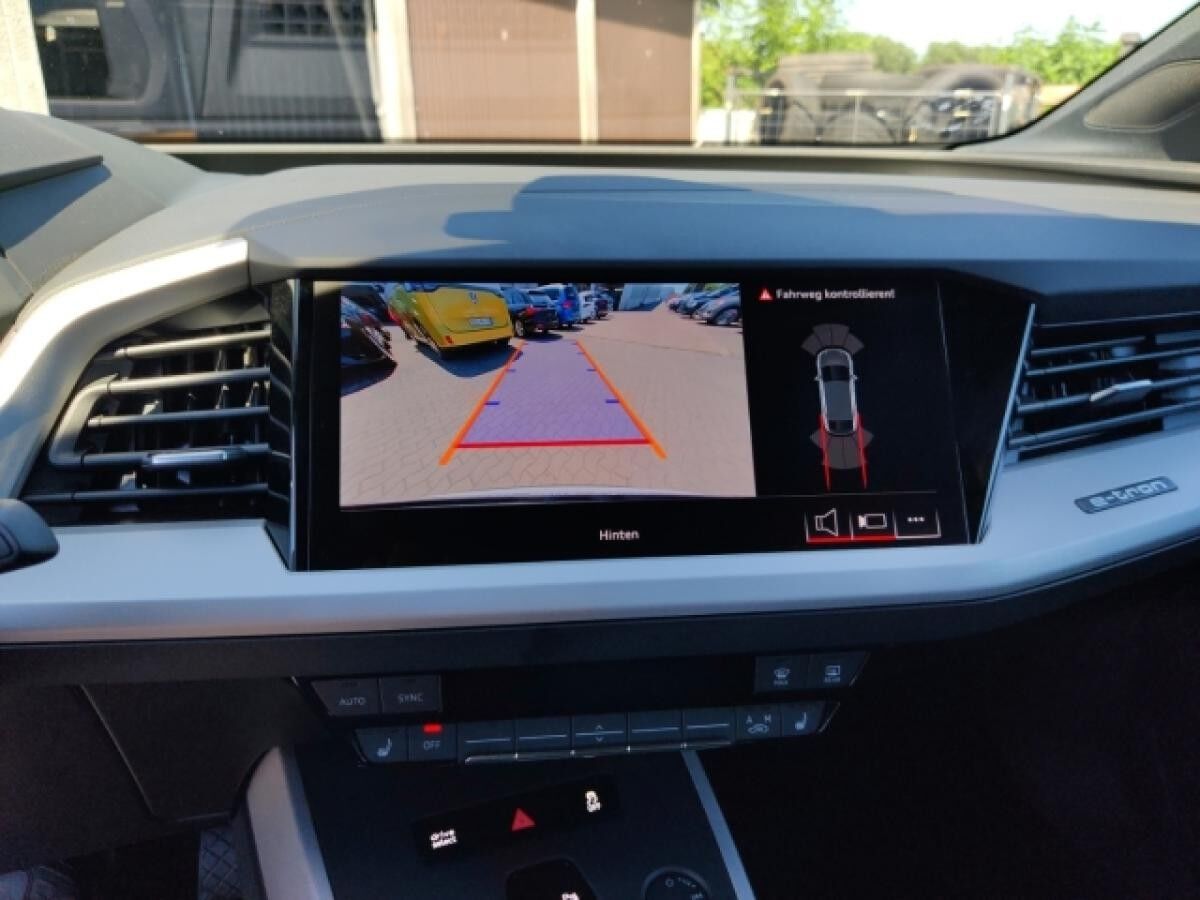 Audi Q4 e-tron e-tron Sportback 45 quattro advanced Matrix