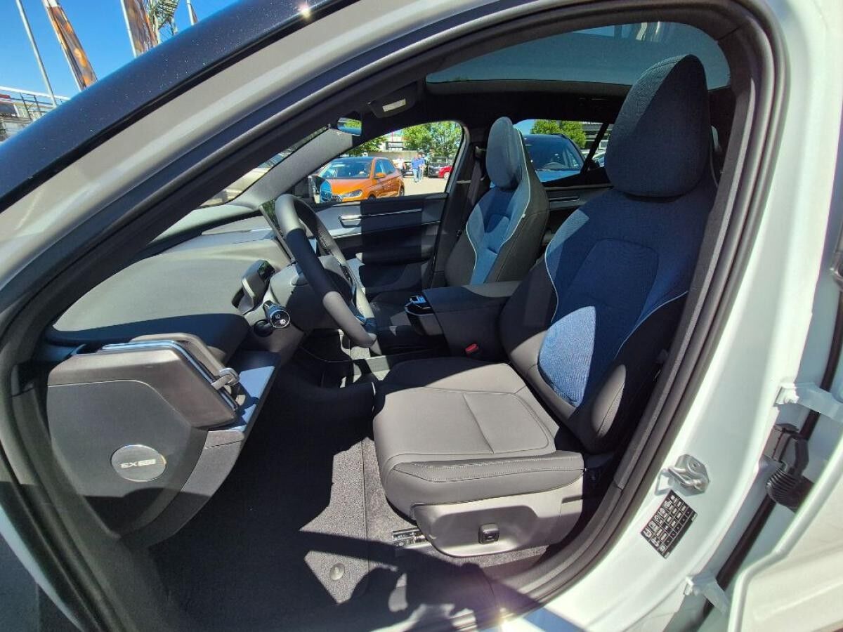 Volvo EX30 Cross Country Twin Motor Perform. Ultra