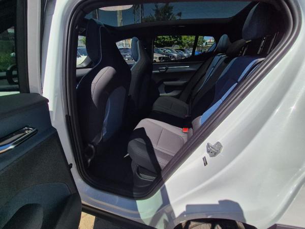 Volvo EX30 Cross Country Twin Motor Perform. Ultra