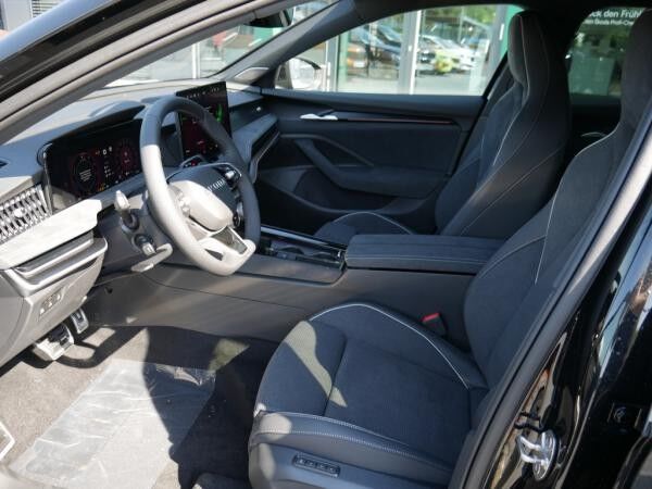 Skoda Superb 1.5 TSI Hybrid Sportline ACC HUD MATRIX-LED *833*