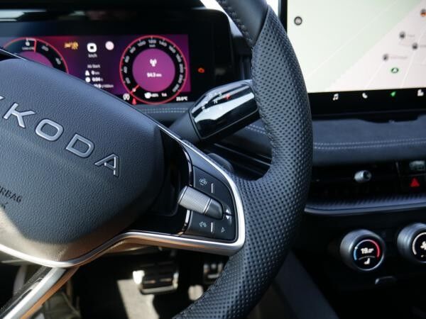 Skoda Superb 1.5 TSI Hybrid Sportline ACC HUD MATRIX-LED *833*