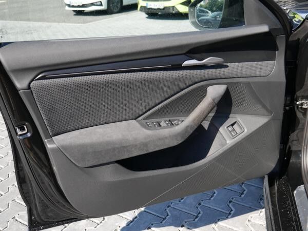 Skoda Superb 1.5 TSI Hybrid Sportline ACC HUD MATRIX-LED *833*