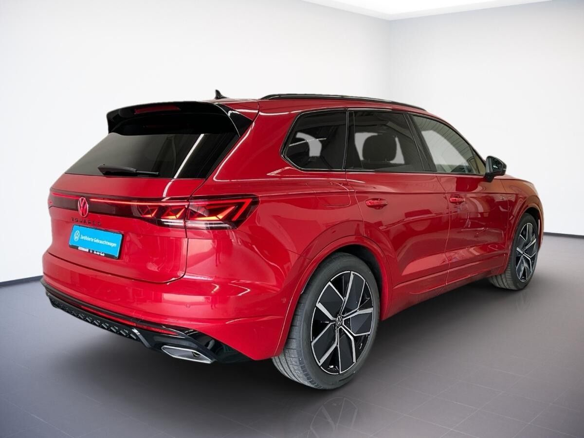 Volkswagen Touareg R-LINE BLACK STYLE 3.0TSI NP.116T ACC.AHK.STHZG.AREA-VIEW.NAVI.LUFT