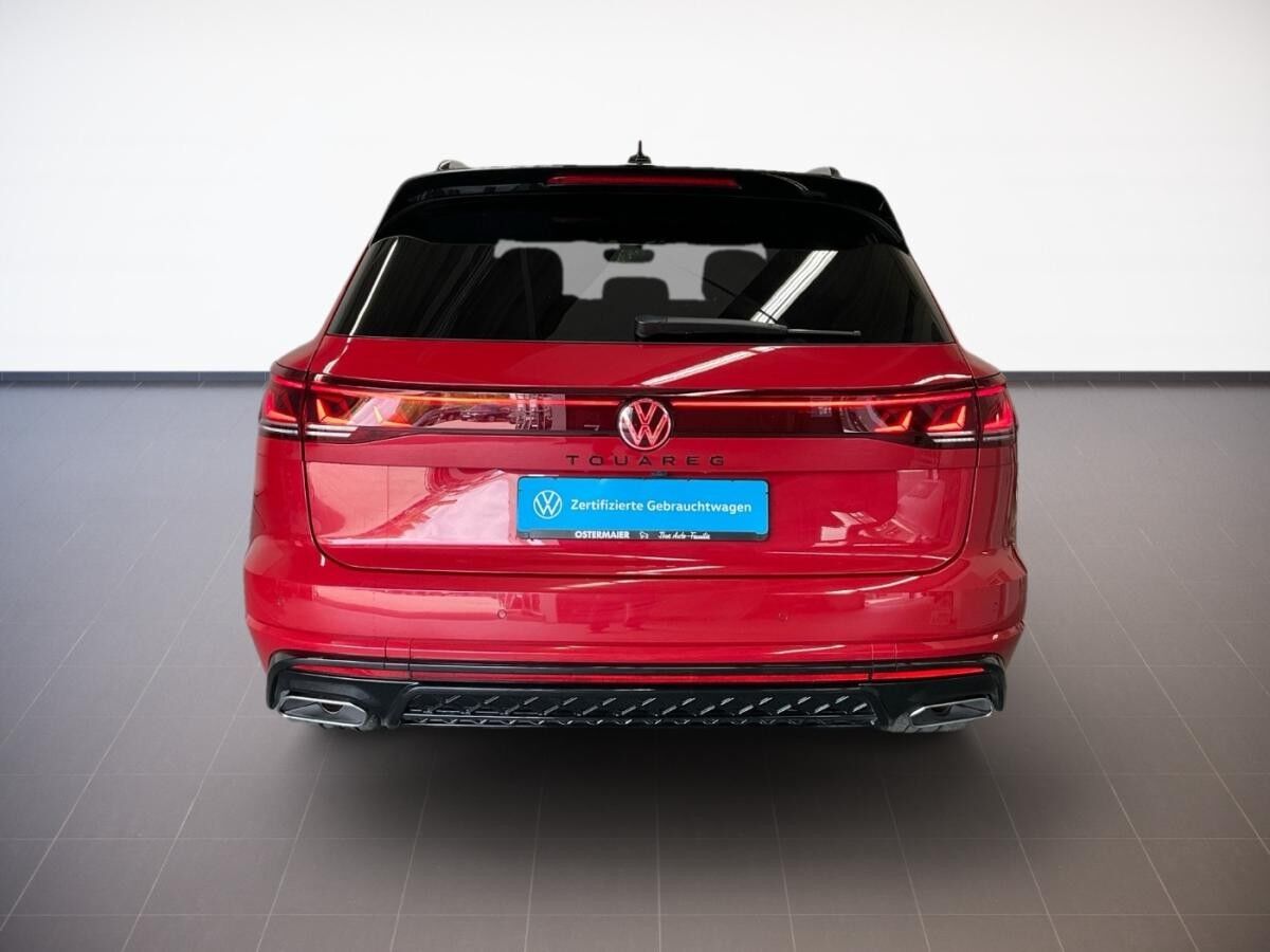Volkswagen Touareg R-LINE BLACK STYLE 3.0TSI NP.116T ACC.AHK.STHZG.AREA-VIEW.NAVI.LUFT
