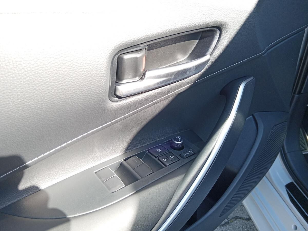 Toyota Corolla 1,8-l-Hybrid 5-Türer Teamplayer *Technik-P*