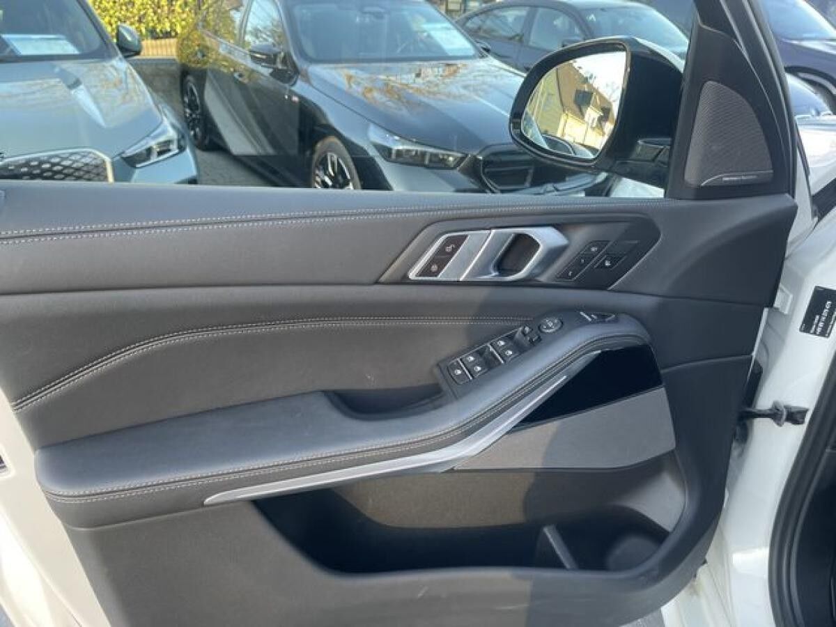 BMW X5 xDrive40i M Sport || AHK Pano 360° H&K SoftClose