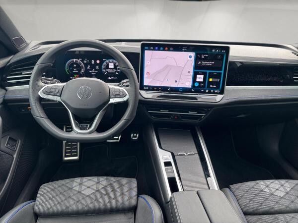 Volkswagen Passat 1.5 TSI R-LINE  LED NAVI PANO
