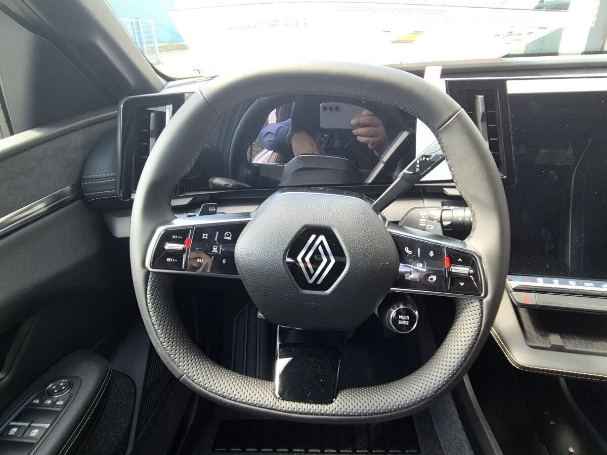 Renault Megane E-Tech 100% ele Iconic 220 Comfort Range Renault Megane E-Tech 100% ele Iconic 220 Comfort Range