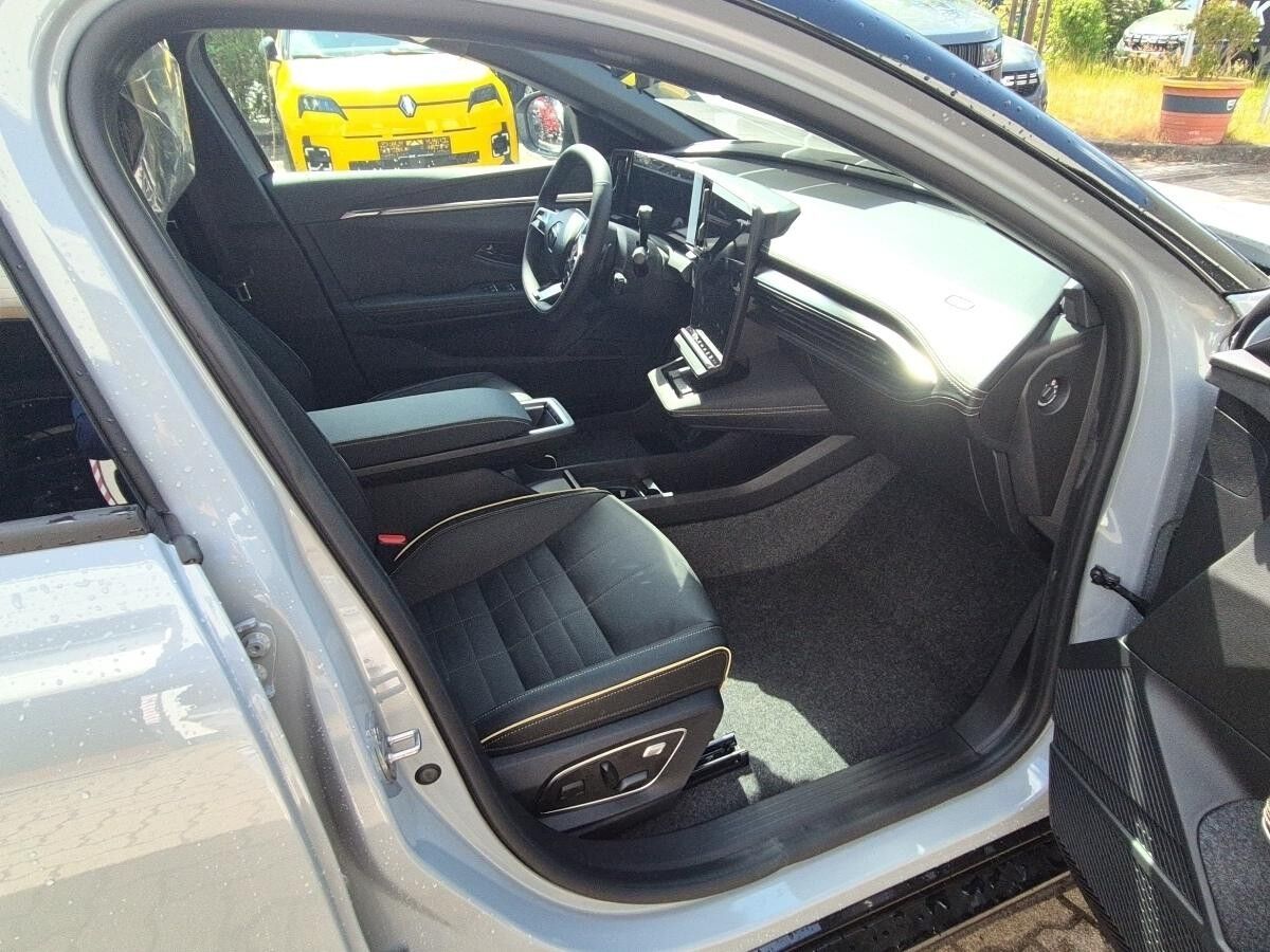 Renault Megane E-Tech 100% ele Iconic 220 Comfort Range Renault Megane E-Tech 100% ele Iconic 220 Comfort Range