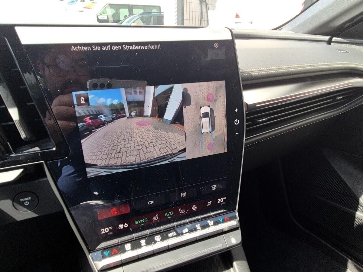 Renault Megane E-Tech 100% ele Iconic 220 Comfort Range Renault Megane E-Tech 100% ele Iconic 220 Comfort Range