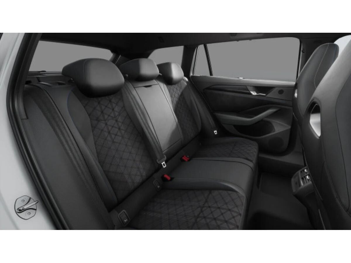 Volkswagen Passat Variant 1,5 l eHybrid R-Line *FREI KONFIGURIERBAR* Volkswagen Passat Variant 1,5 l eHybrid R-Line *FREI KONFIGURIERBAR*